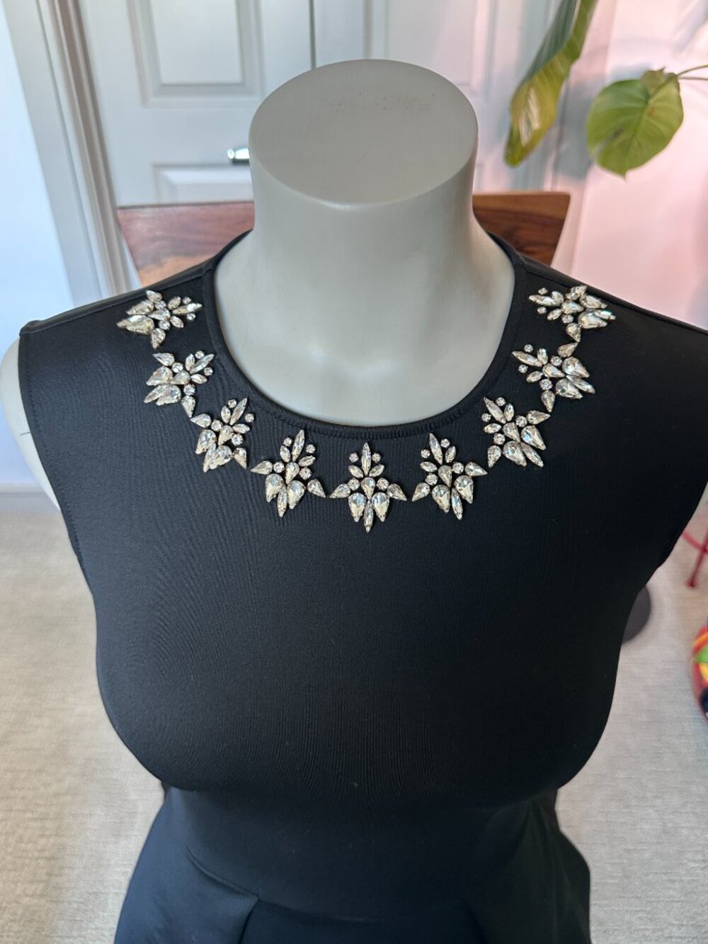Ted Baker Joone Black Crystal Neck Skater Dress Size 0 Fit & Flare Like New - Picture 5 of 9